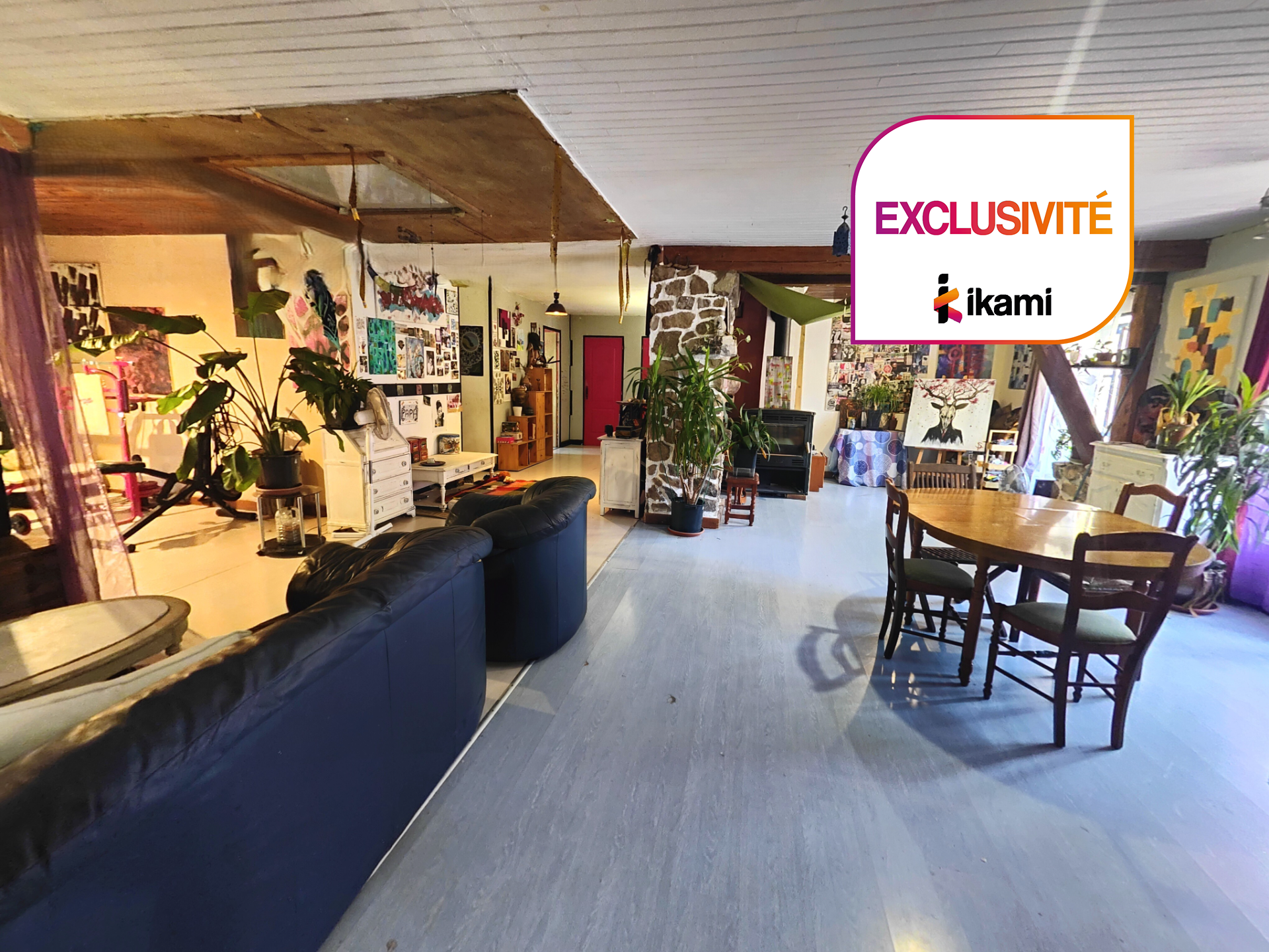 Ensemble immobilier avec terrain de 1 000 m2 et stationnemen