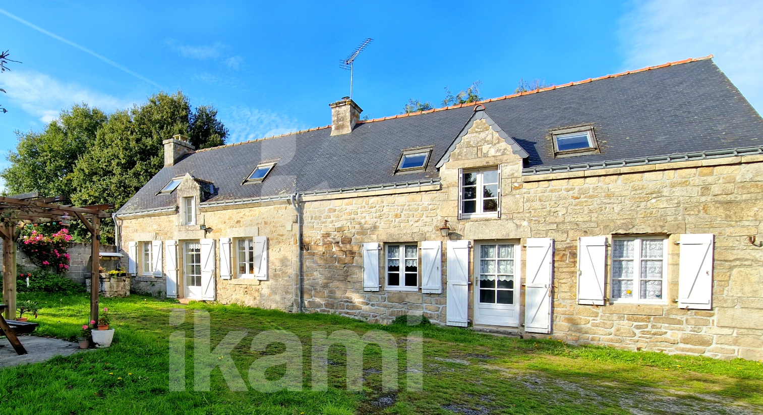Longère 120 m2 de 5 chambres + dépendances