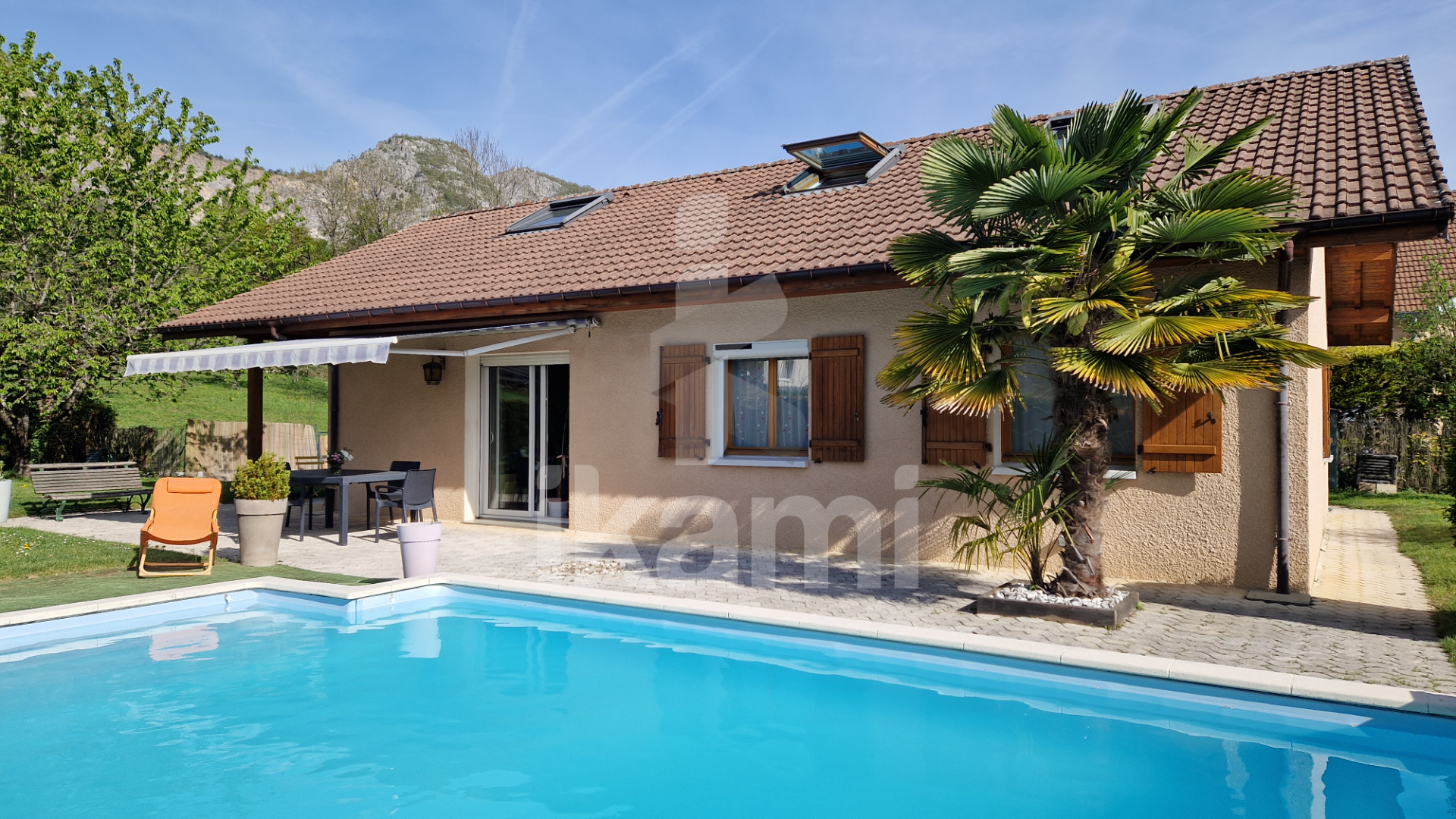 DOUSSARD Maison 6 pièces Terrain plat 1 064 m2