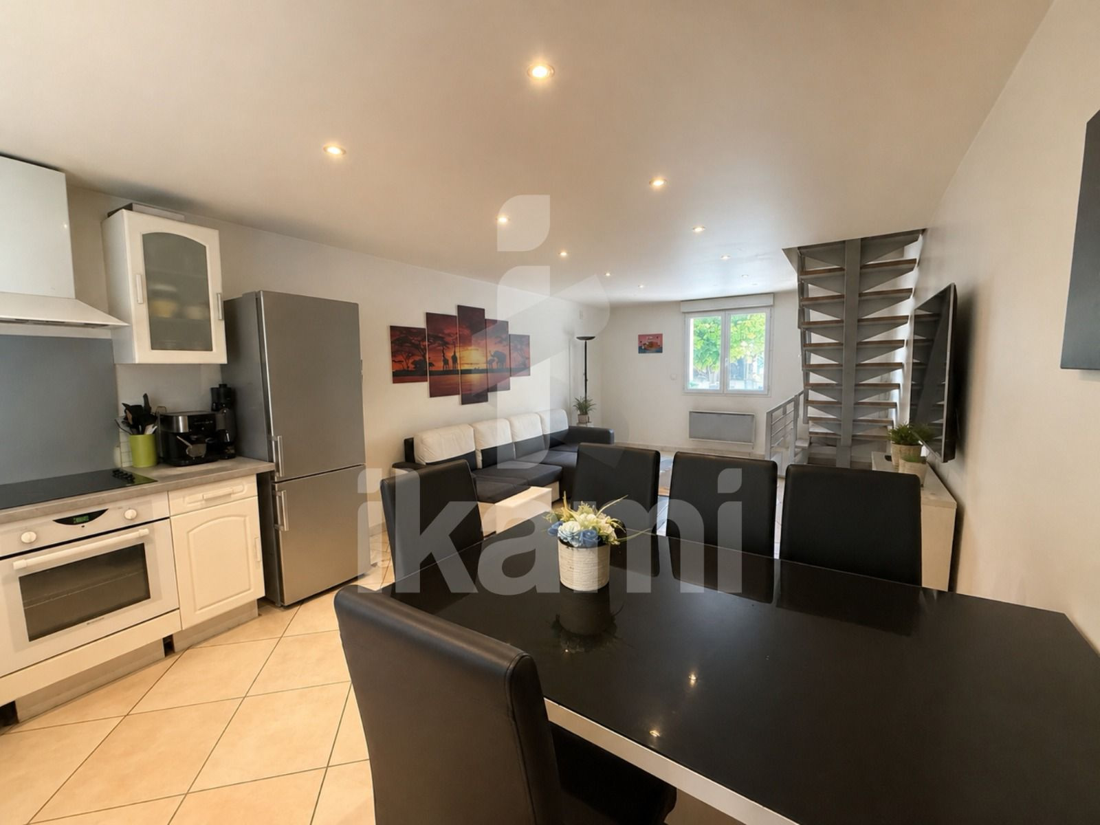 MAISON FAMILIALE DANS UN ENVIRONNEMENT CALME 3 NIVEAUX S