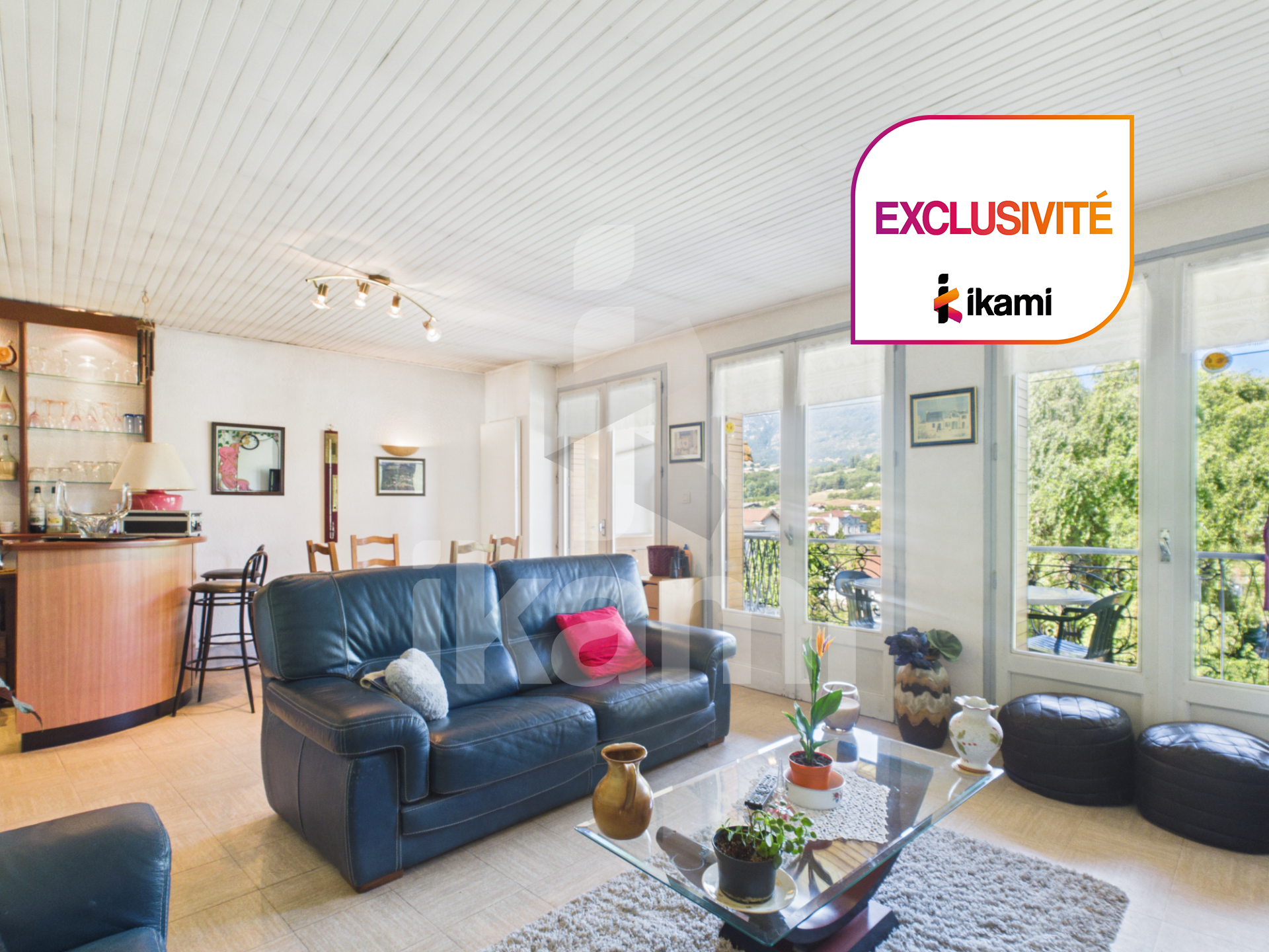 Immeuble mixte à fort potentiel avec commerce loué, deux app