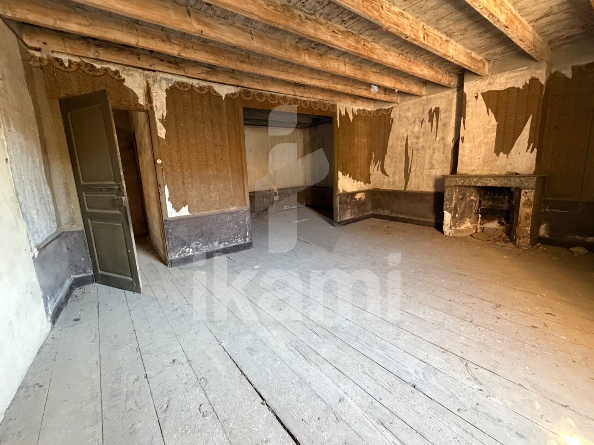 Maison de village en pierre à réinventer à Saint Désirat