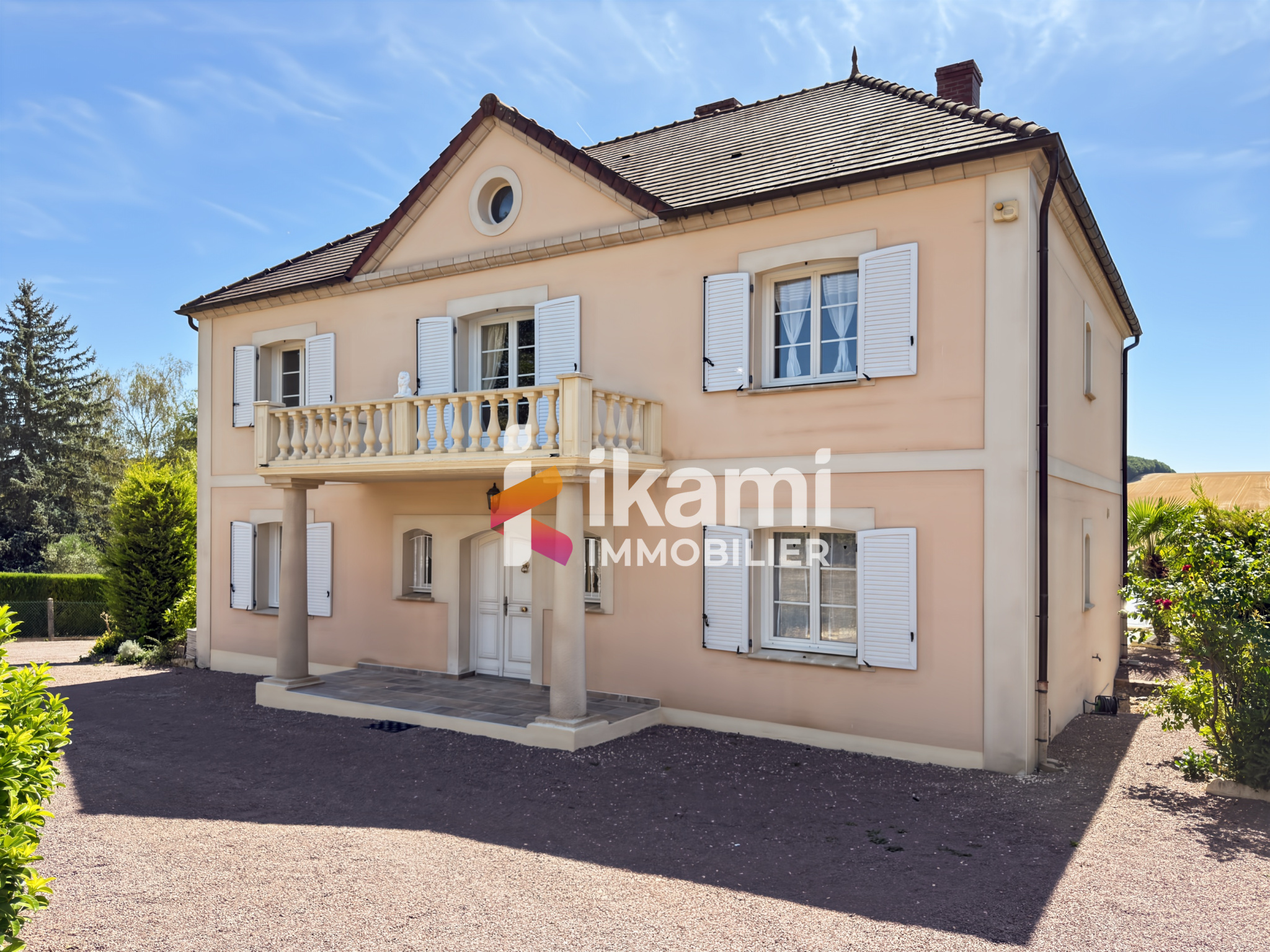 Maison 8 pièces de 212 m2 à Saligny 89100