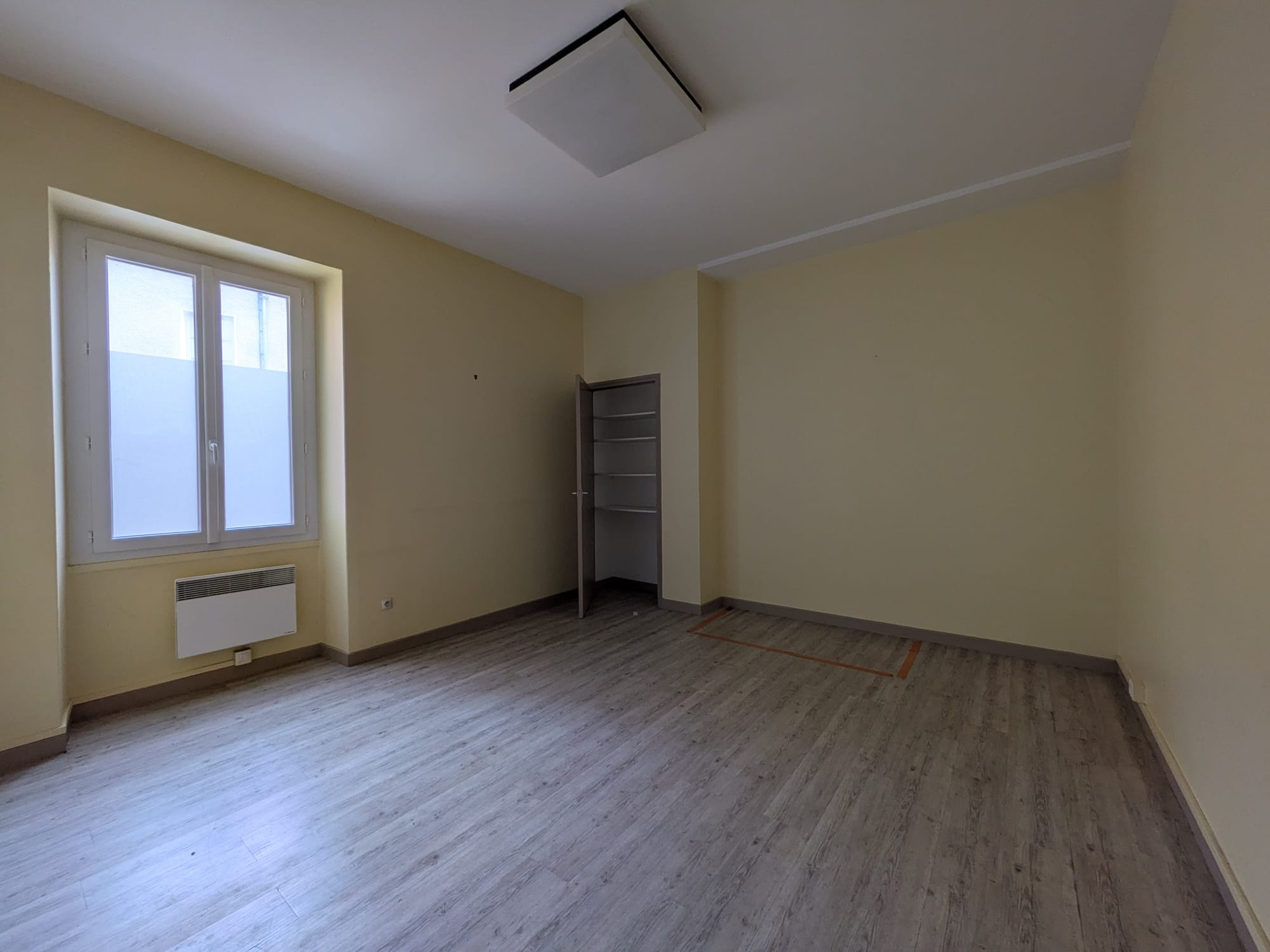 T2 46m2 CENTRE TOURNON accessible PMR