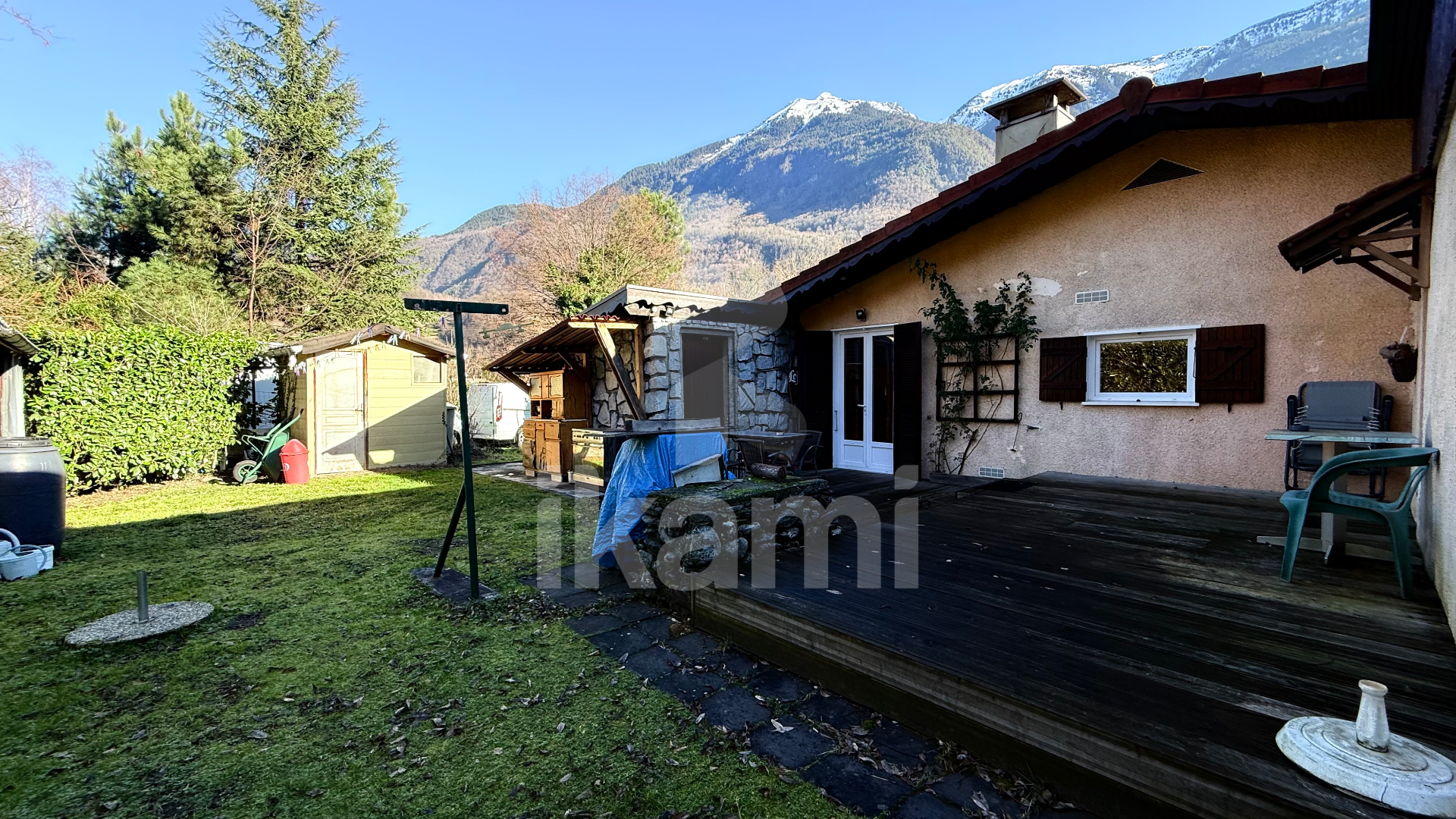 Maison de plain-pied, 4 chambres, jardin clos de 719 m2