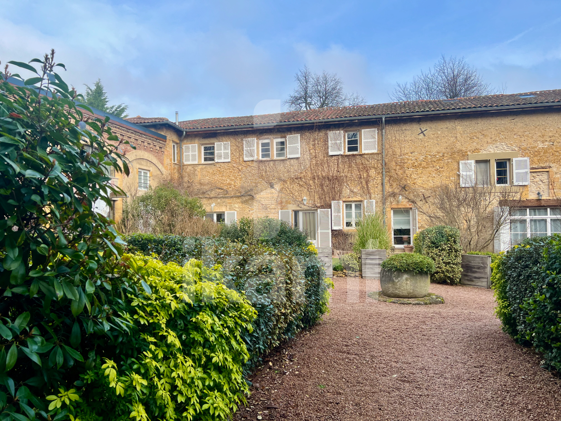 Coup de coeur à Gleizé : appartement T4 lumineux aux pierres