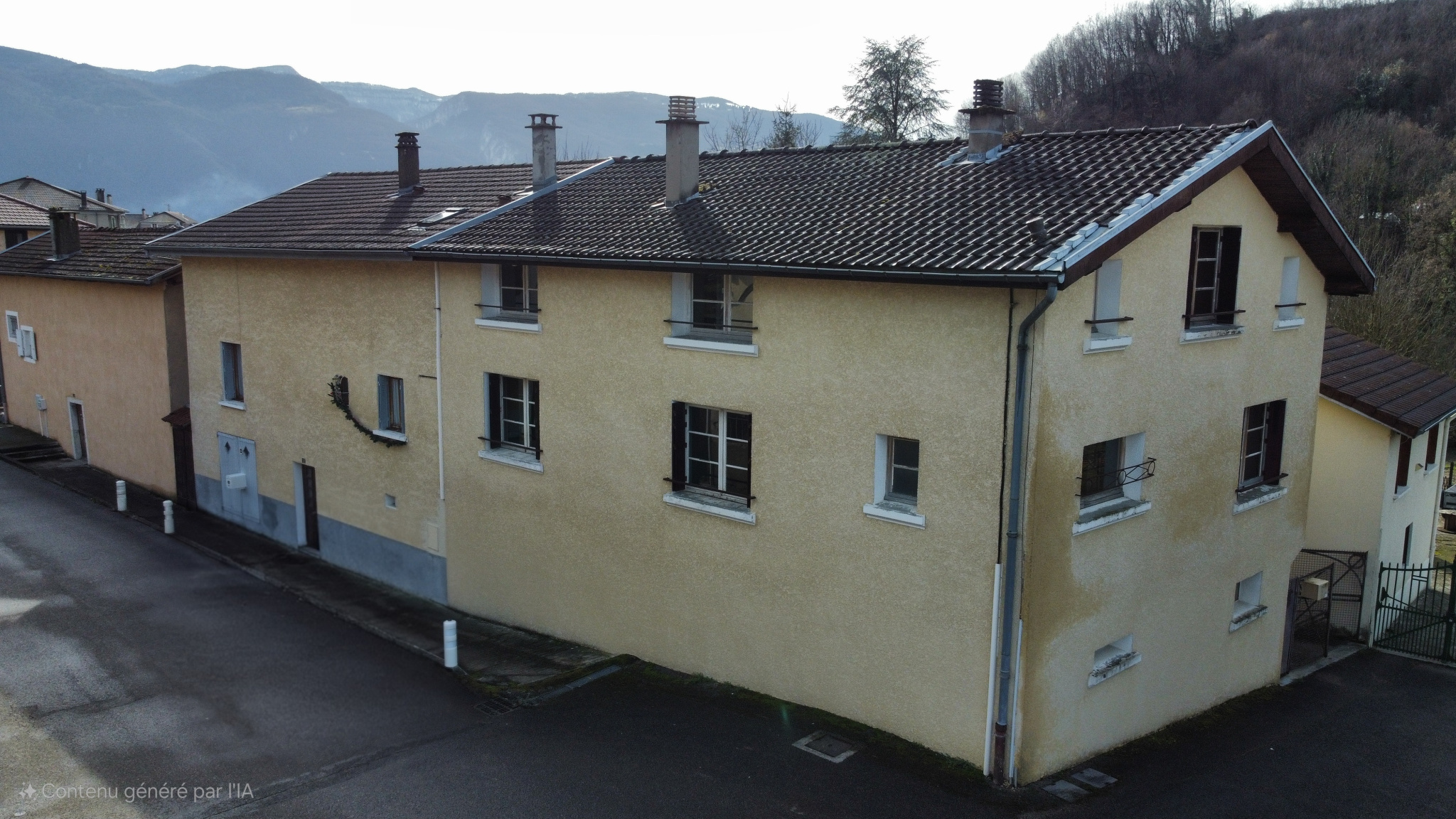 Maison sur sous-sol complet