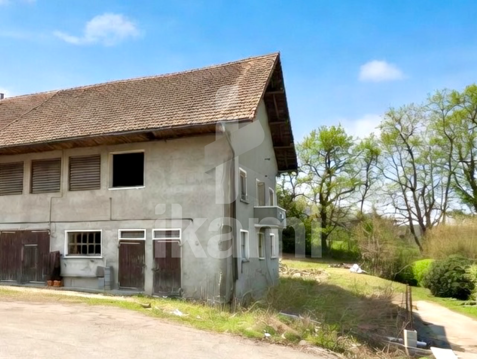 Maison mitoyenne à rénover