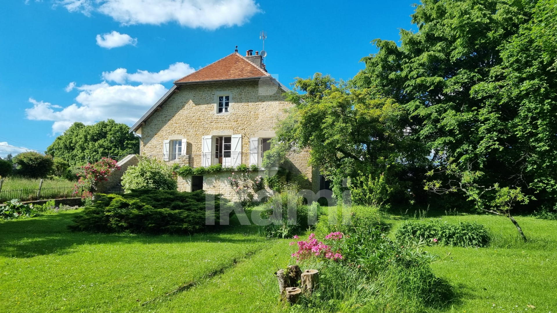 Maison de maître, 315 m2, 9 pièces avec dépendances, parc cl