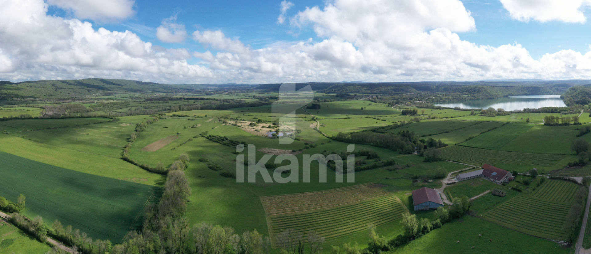 Domaine, 10 pièces, 282 m2 avec vue lac + 94 hectares dispon