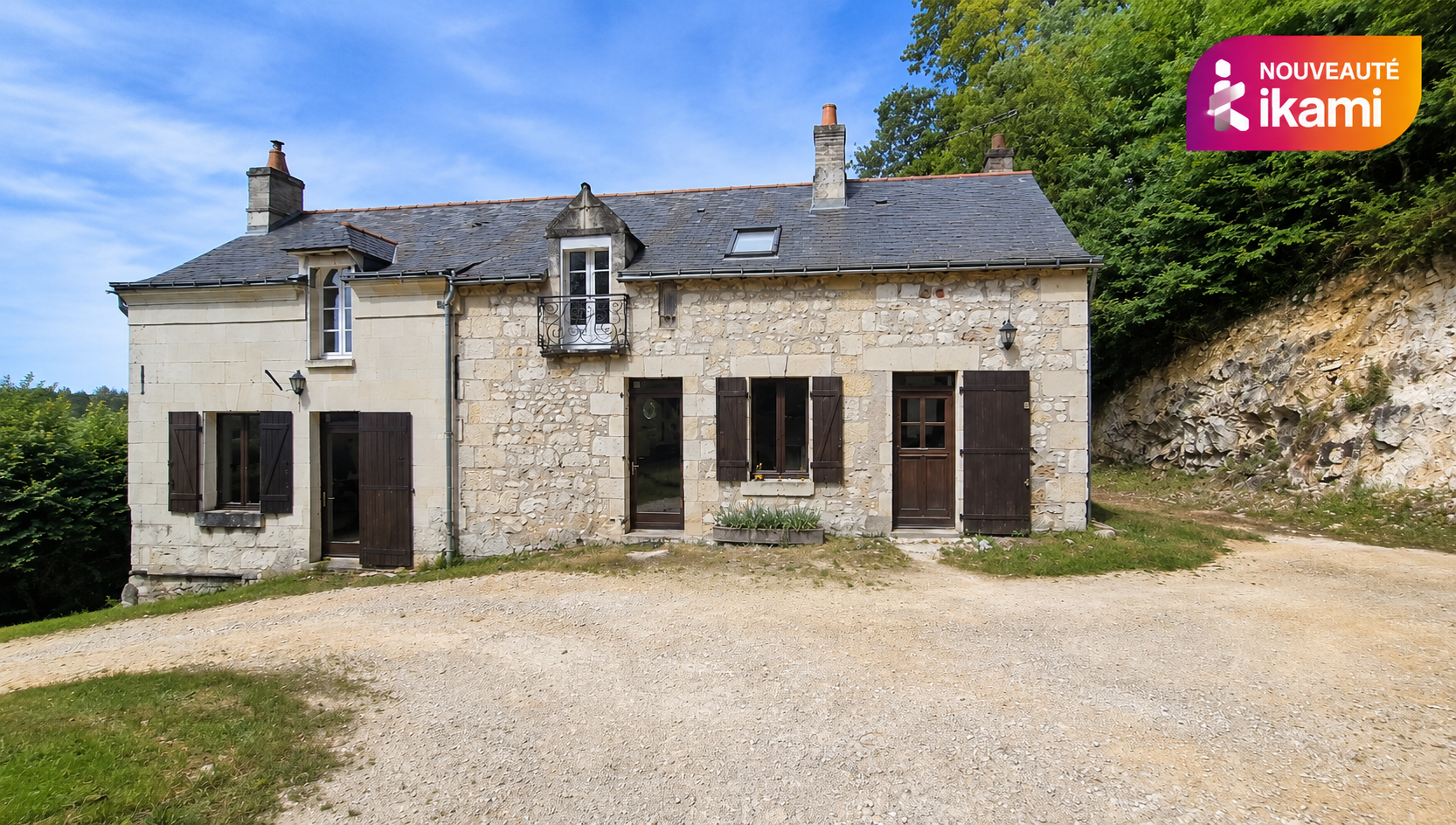Maison en pierre avec dépendances sur plus de 8 500 m2 de te